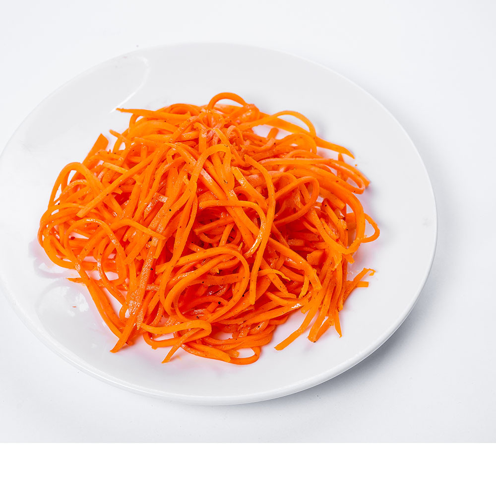 Basilikum-Karotten auf Koreanisch