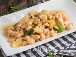 CHICKEN WITH PINEAPPLE 250 g.